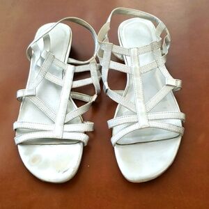 Naturalizer silver strappy sandal with rubber sole, size 9